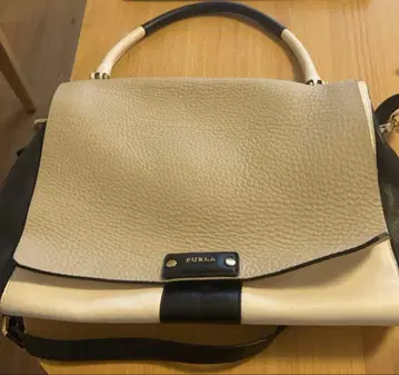 FURLA 페네로페