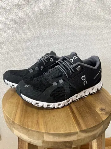 온 클라우드 러닝화 블랙 22cm