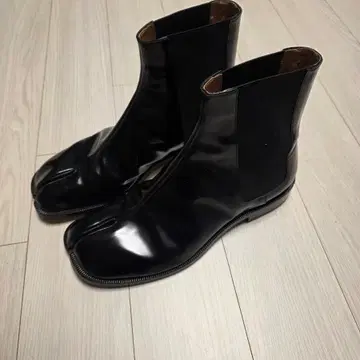 メゾンマルジエラメンズタビブーツ