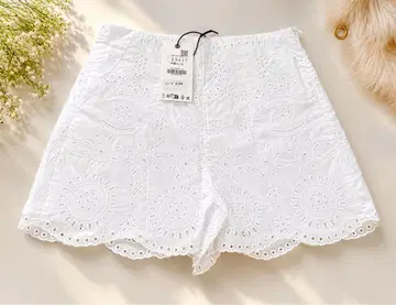[ 새상품 택 포함 ] ZARA 컷워크 자수 숏팬츠 화이트 S