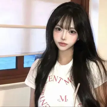 MUCENT 크롭 기장 화이트 하트 티셔츠 무센트
