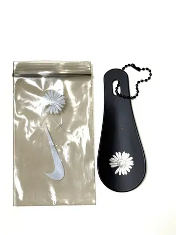 NIKE PEACEMINUSON 구두 주걱