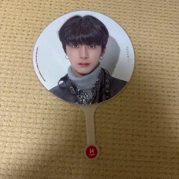 몬스타엑스 모네크 HYUNGWON 형원 부채