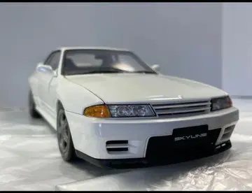 닛산 R32 AUTOart 화이트 오토아트 1/18 스카이라인 GT-R