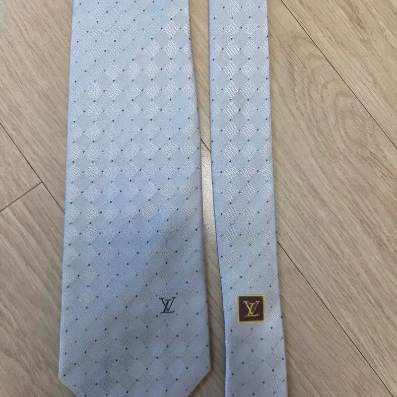 루이비통 넥타이