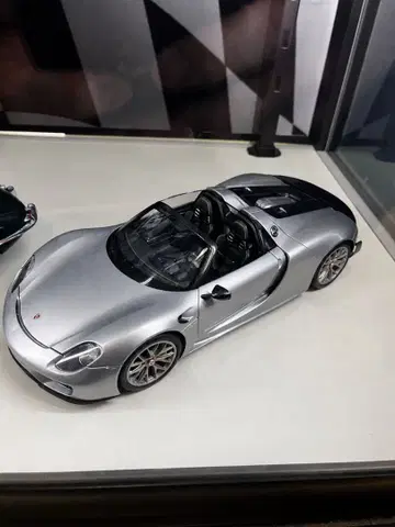 포르쉐 918 스파이더 실버 메탈릭 1/18