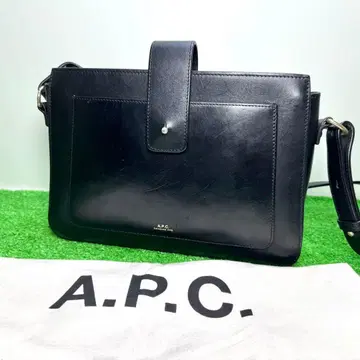 A.P.C. 아페쎄 숄더백 블랙 가죽 albane