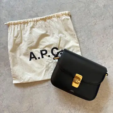 A.P.C. 블랙 가죽 숄더백 grace 수납 가방 포함