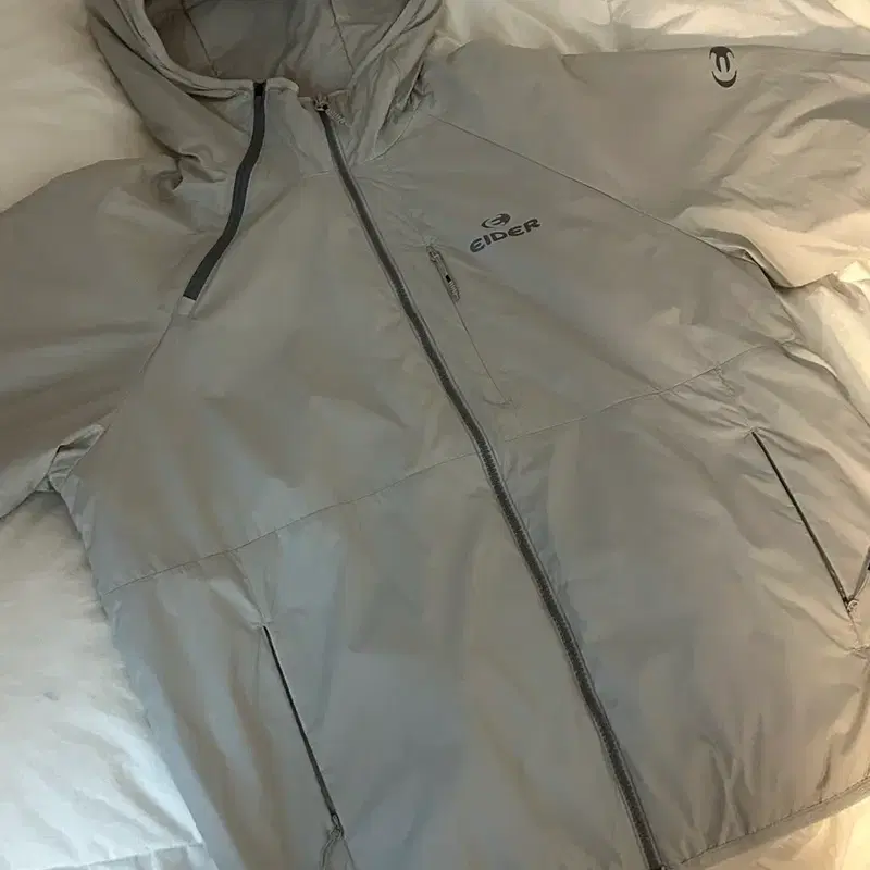 아이더 PERTEX UNI 프리마로프트 자켓 _ sand beige M