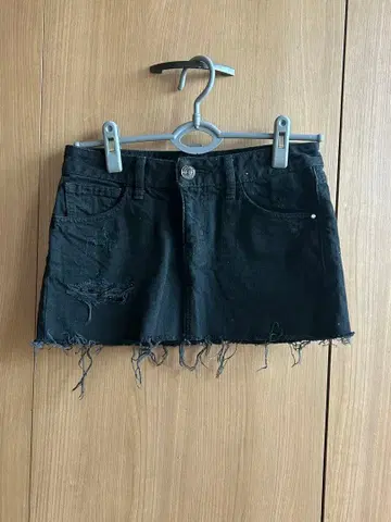 블랙 데미지 미니 스커트