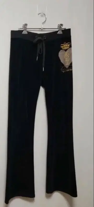 JUICY COUTURE 블랙 하트 x 골드 로고 팬츠 L 사이즈
