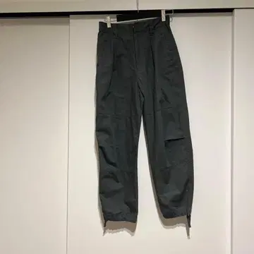 UNIQLO U 그레이 카고 팬츠