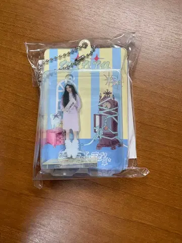ILLIT 민지 아크릴 스탠드 키링 ( 시간아 멈춰라 POPUP )