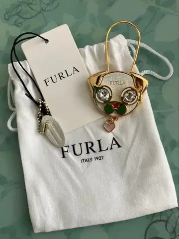 오늘만 가격 인하 FURLA 새상품 강아지 모티브 백참