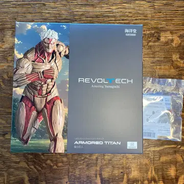 REVOLTECH ARMORED TITAN 피규어 갑옷의 거인 특전 포함
