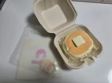 MoMo 폭신버터의 포근한 스콘 스퀴즈 핫케이크