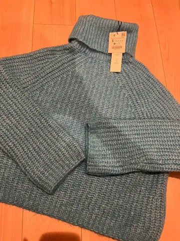 ZARA 터틀넥 니트 S 사이즈 미사용 새상품