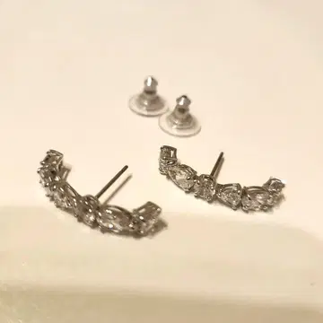 SWAROVSKI Tennis Dluxe 귀걸이