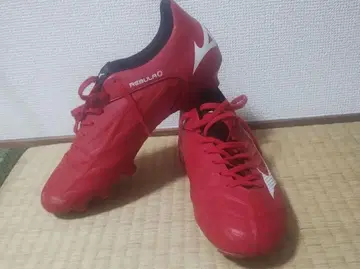 미즈노 레뷸라 레드 축구화