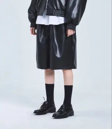 버뮤다 팬츠 비건 가죽 블랙 숏팬츠