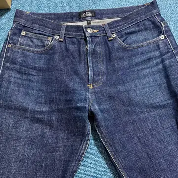 A.P.C. PETIT STANDARD 29 데님 셀비지 적이