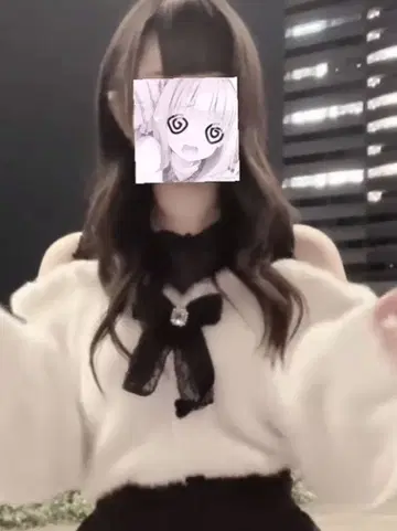 LIZLISA 레이어드 스타일 어깨 트임 니트