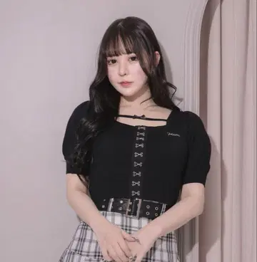 pium의 프론트 후크 리본 테이프 니트