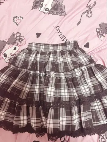 볼칸 프릴 체크 무늬 미니 스커트
