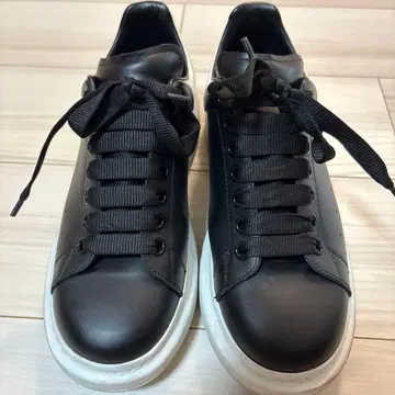 ALEXANDER MCQUEEN 스니커즈 블랙/화이트