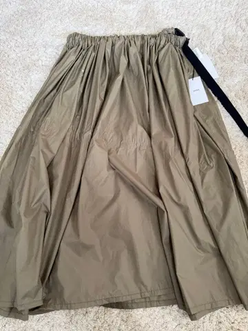 HYKE 랩스커트 beige 01