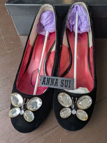 ANNA SUI 블랙 펌프스 나비 모티브 24cm