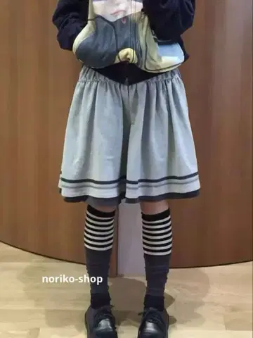 COYSEIO X BLYTHE 그레이 플레어 스커트 사이즈 1
