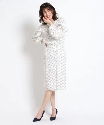 택 포함 새상품 쿠 드 샹스 도트 프린트 타이트 스커트 개더 [ M ]