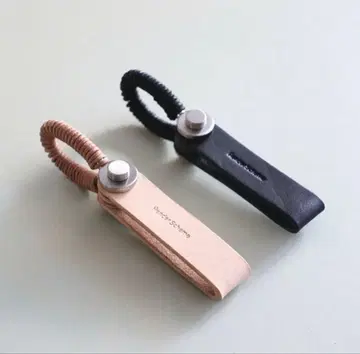 Hender Scheme 레더 키 샤클