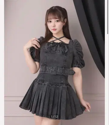pium 요크 절개 벨트 플리츠 미니 원피스