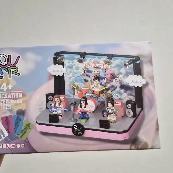 QWER グッズ ROCKATION Diorama Limitトレカ付き QWER グッズ ROCKATION Diorama Limitトレカ付き SOLD OUT - DIORAMA