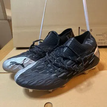 PUMA 축구화 블랙/실버