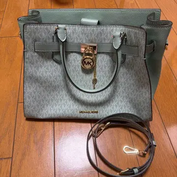 MICHAEL KORS HAMILTON 사첼 미디엄 핸드백