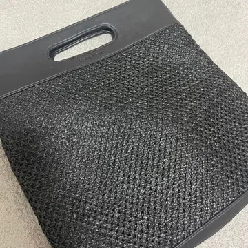 Calvin Klein 메쉬 클러치백 블랙