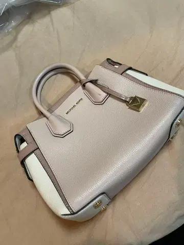 MICHAEL KORS 벨티드 스몰 새첼 핑크 화이트