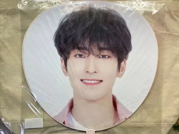 SEVENTEEN 원우 부채