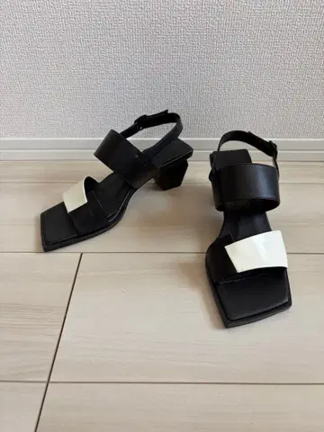 유나이티드 도쿄 아지메 스퀘어 샌들 사이즈 1