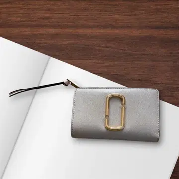 MARC JACOBS 이단 접이식 지갑