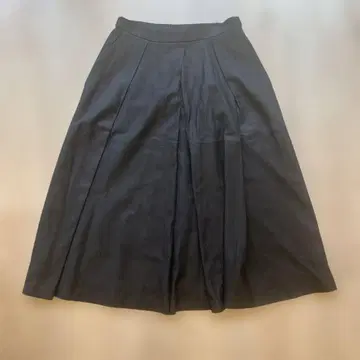 양가죽 블랙 플레어 스커트 사이드 지퍼 양쪽 포켓 부착