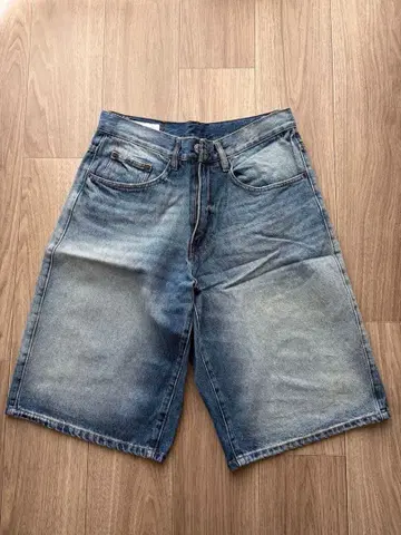 ZARA 조츠 데님 숏팬츠