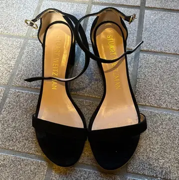 STUART WEITZMAN 블랙 샌들 37.5