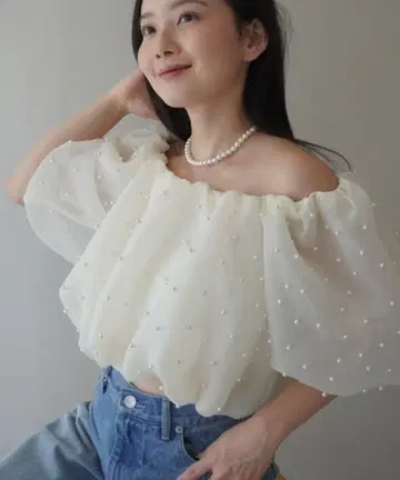 [새상품급] eimy istore 블라우스 펄 스터드 오프숄더 블라우스