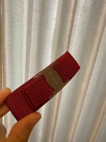 페라가모 리본 머리핀