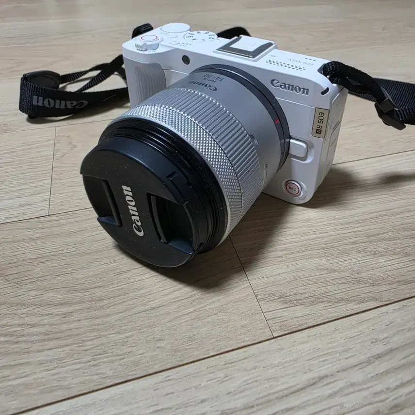 캐논 EOS R50V 화이트 미러리스 카메라