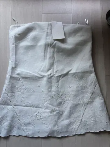ZARA 화이트 자수 베어탑 원피스 튜브탑 꽃무늬 레이스